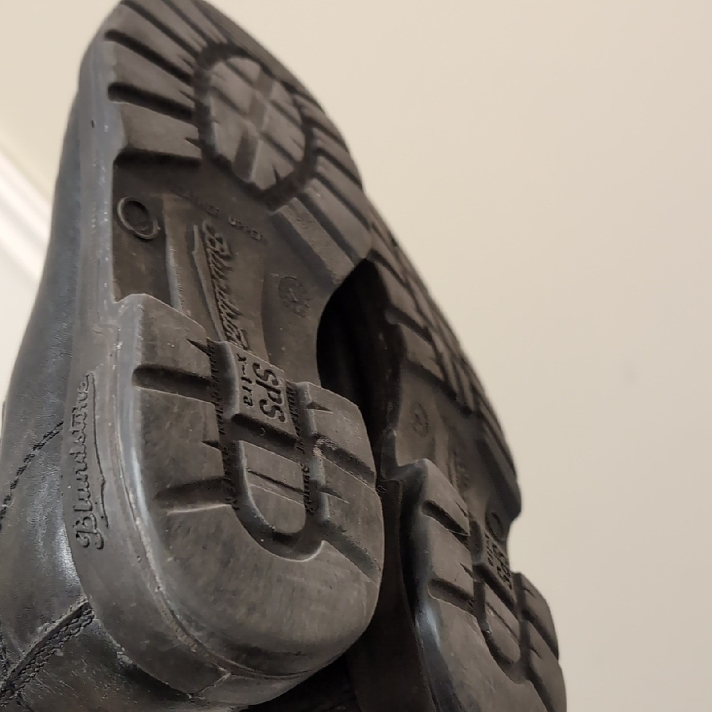 Blundstone Black Leather Ankle Boots - Picture 4 of 10